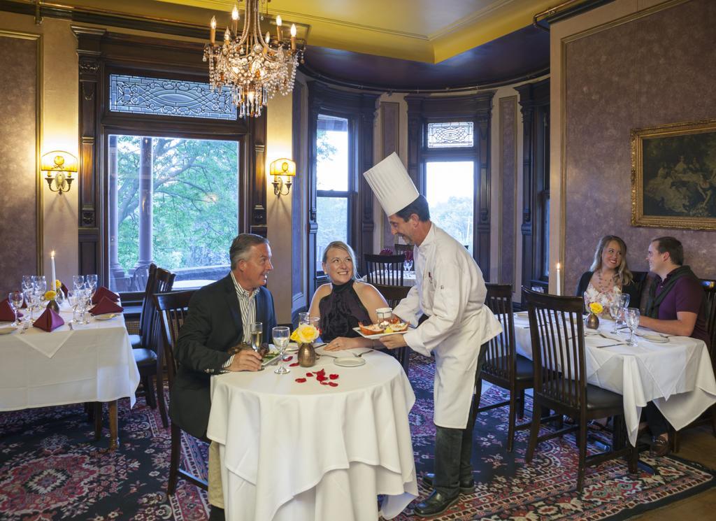 Henderson Castle Inn Kalamazoo Extérieur photo